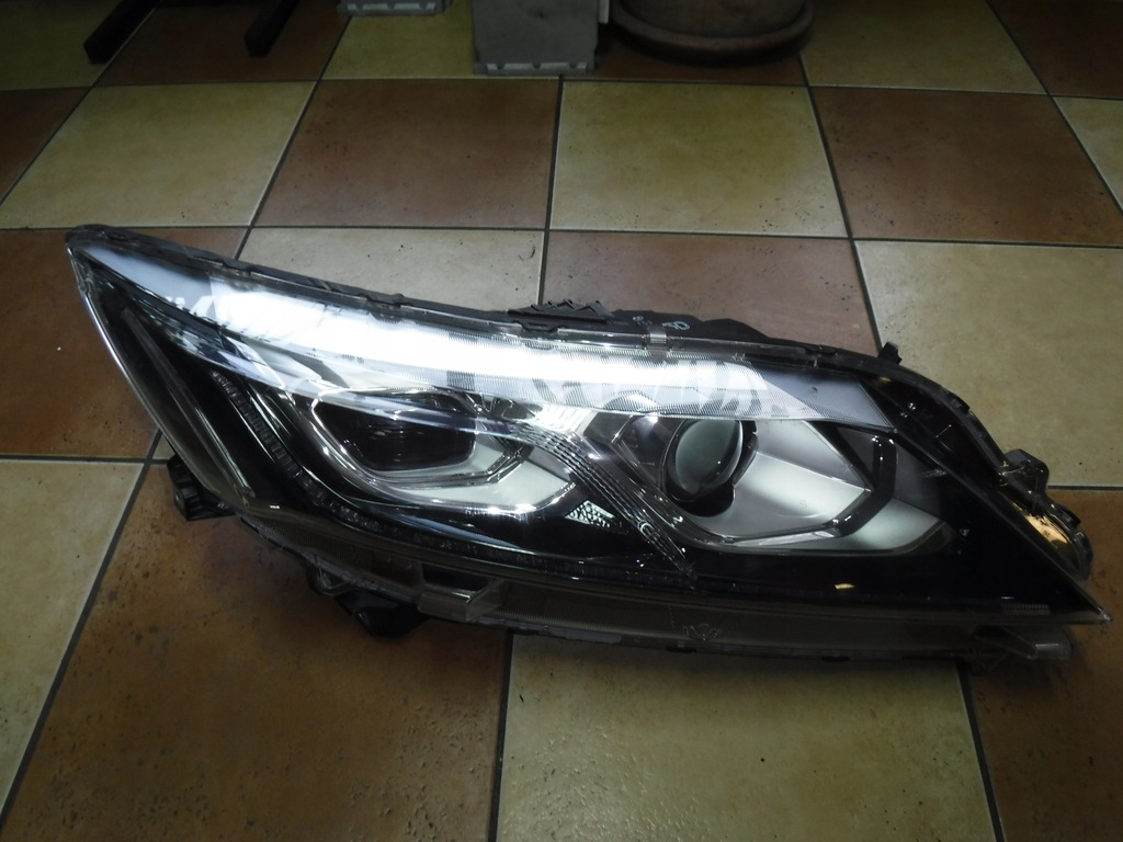 фото №1, Лампа передняя перед правая eclipse cross w5153