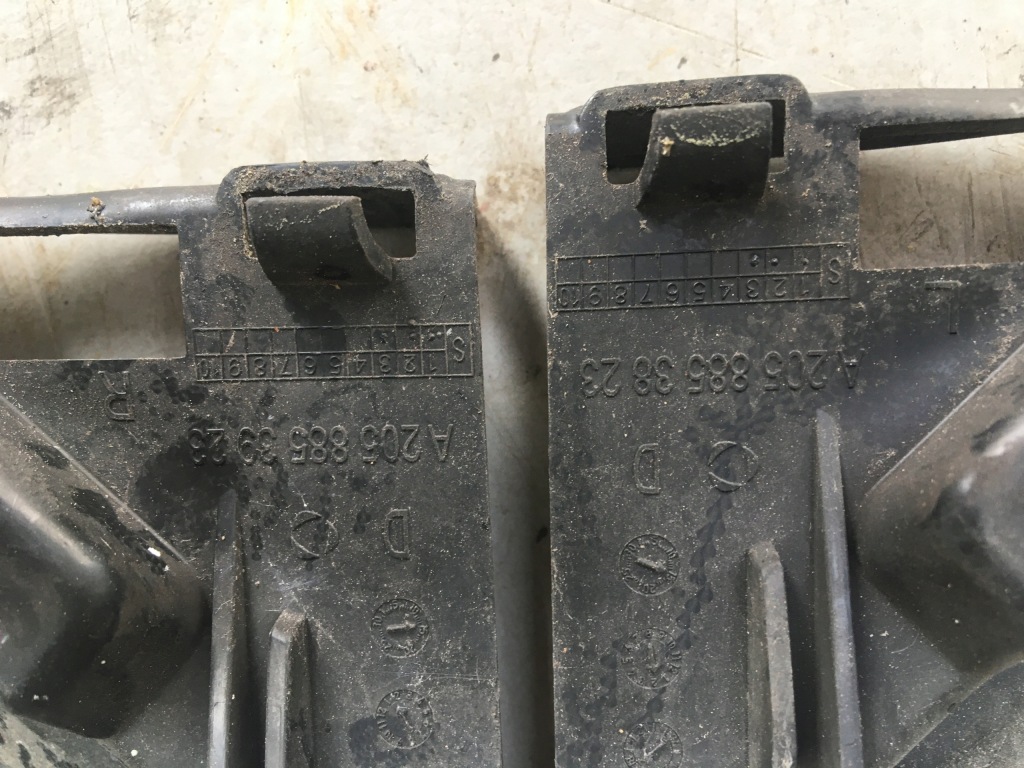 фото №2, Mercedes w205 направляющая бампера amg