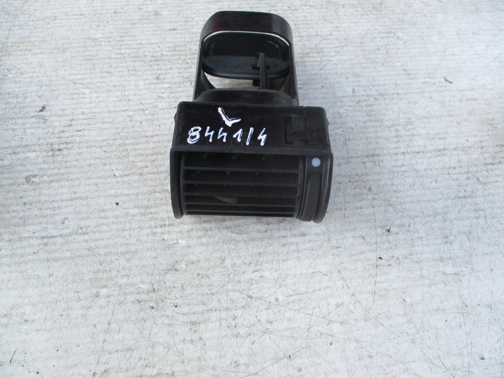 фото №1, 8441/4 решётка обдув левый правый audi 100 c4 a6