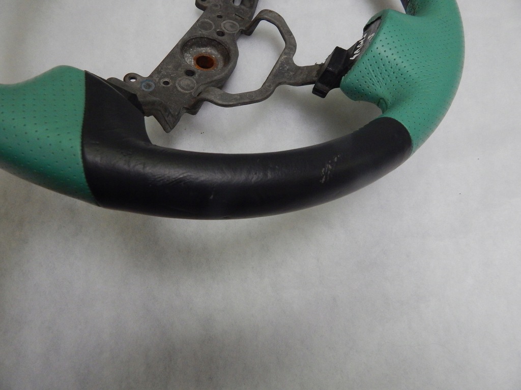 фото №10, Toyota yaris i przed liftem - повітропровід шкіра