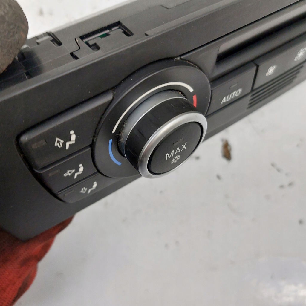 фото №8, Bmw 1 e87 панель обдув кондиціонера 9162983-01