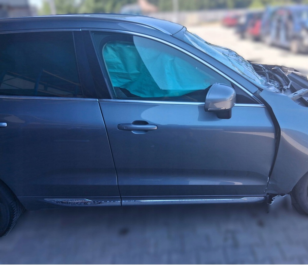 фото №1, Volvo xc60 ii дверь правое передние перед лак 714-16