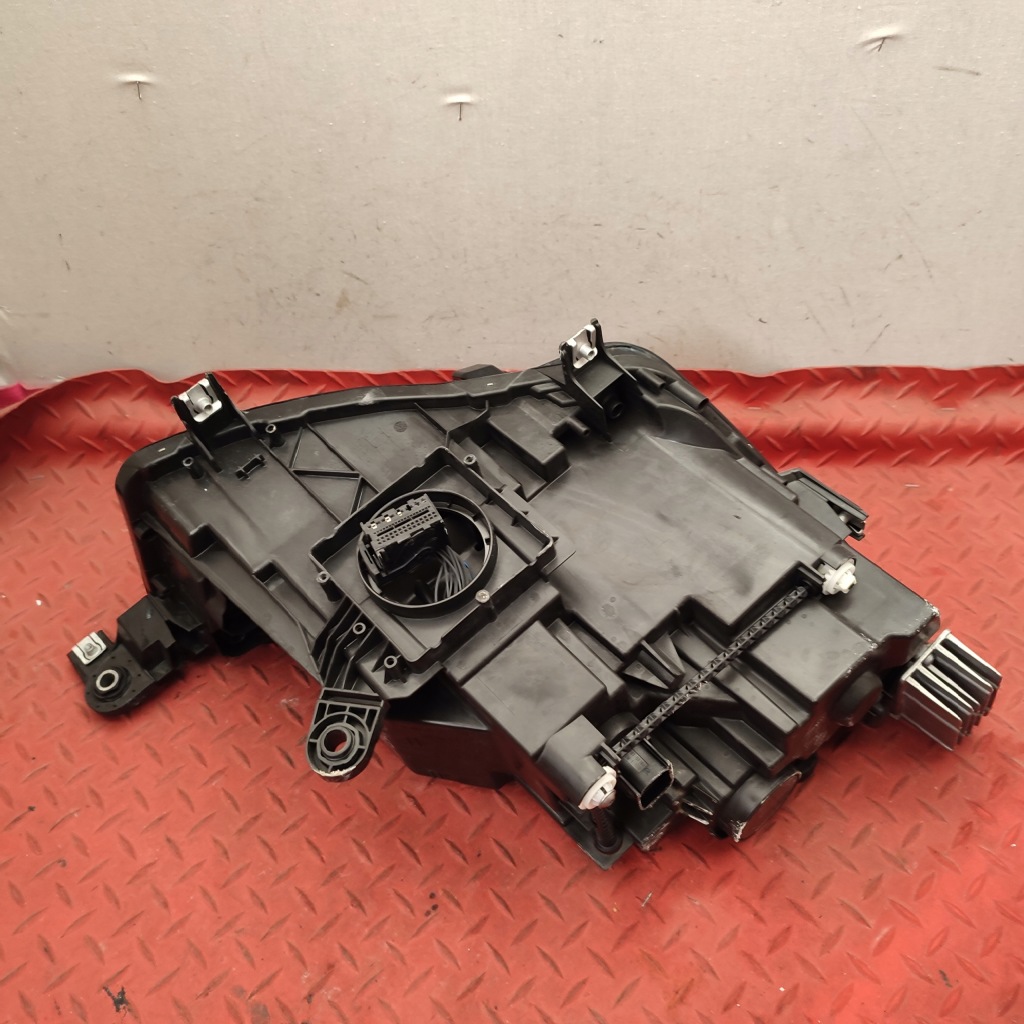 Seat ateca рестайлинг  full led рестайлинг  хорошее состояние европа фара левая Цена