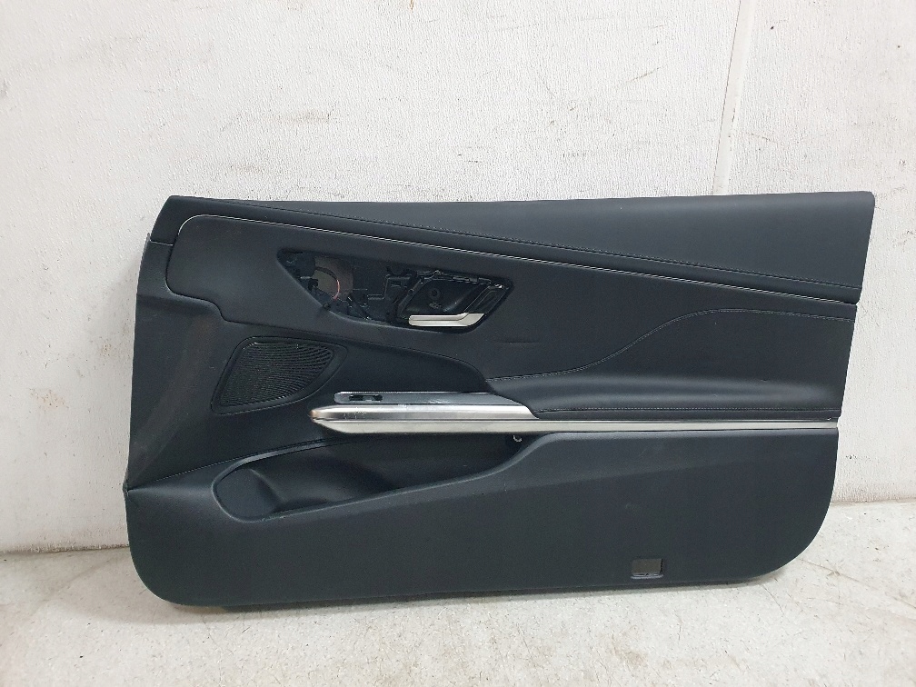 фото №1, Mercedes cle 236 c236 coupe amg обшивка оббивка двері правий перед шкіра