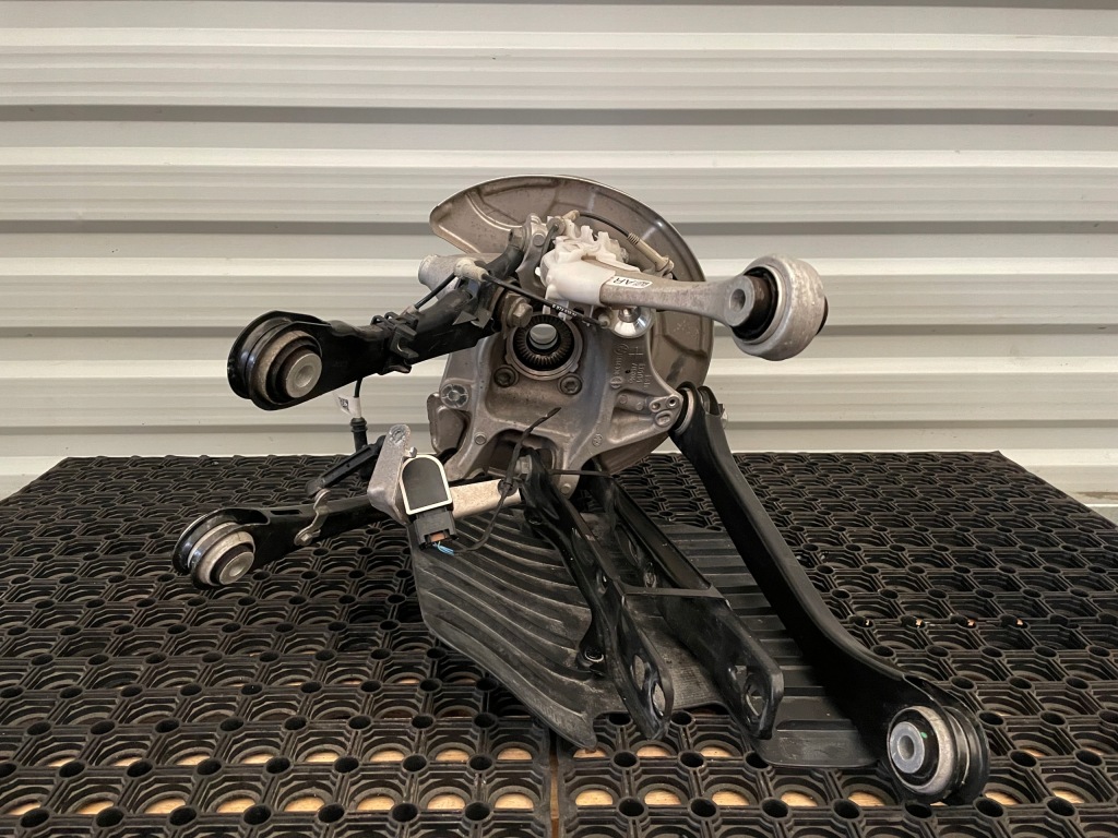 фото №1, Bmw g30 поворотный кулак ступица рычаги правый задняя 6866338