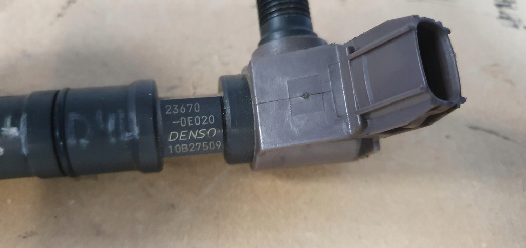 фото №5, Форсунка інжектор 2.4d d4d toyota hilux viii 23670-0e020