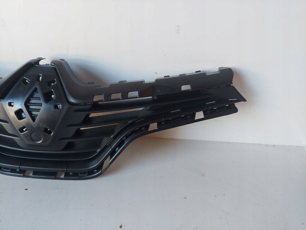 фото №15, Решётка радиатора renault captur i 13-17r 623102335r