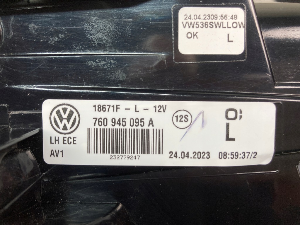 фото №12, Лампа левая задняя vw touareg iii 3 led