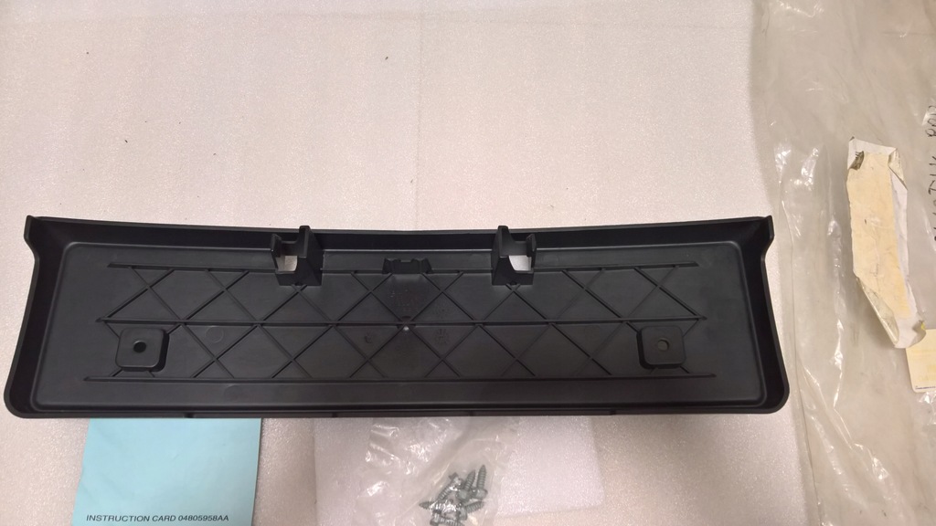 фото №6, Панель крепления регистрационного chrysler 300 dodge charger magnum 04805954aa