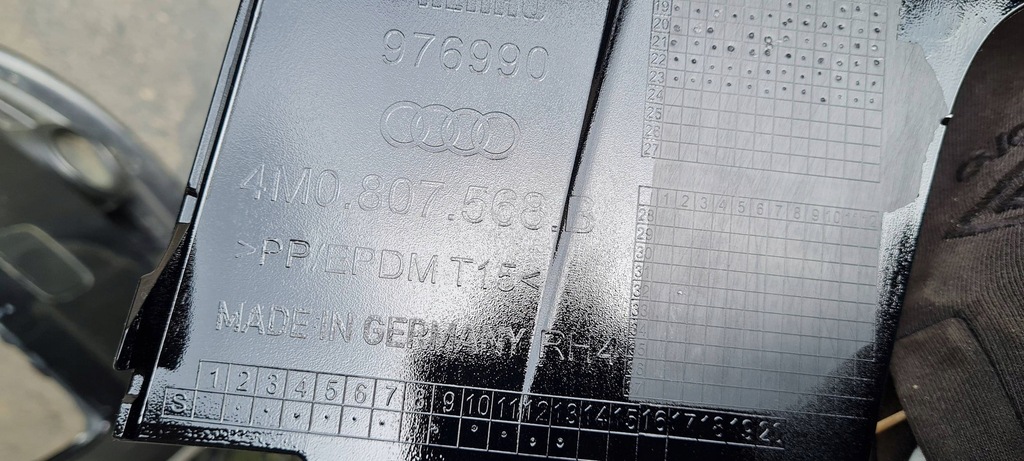 фото №13, Sq7 4m lift q7 накладка спойлер бампера pod hak задня 4m0807568b