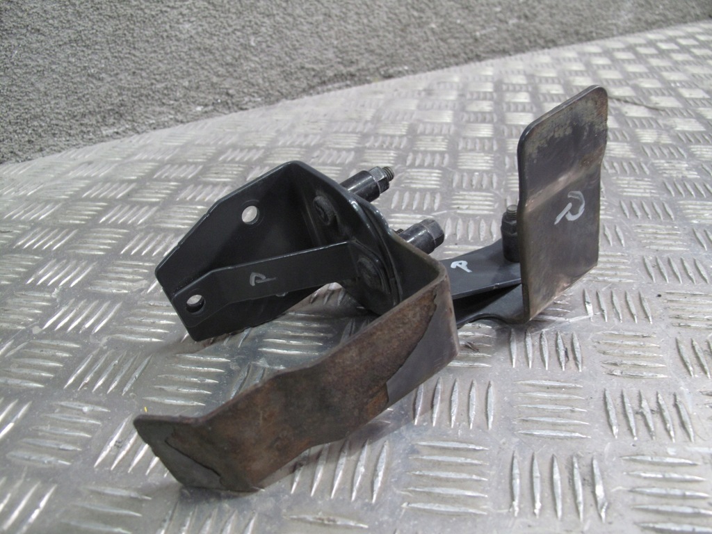 фото №5, Scania оригінальний номер 2359182 кронштейн, бампер