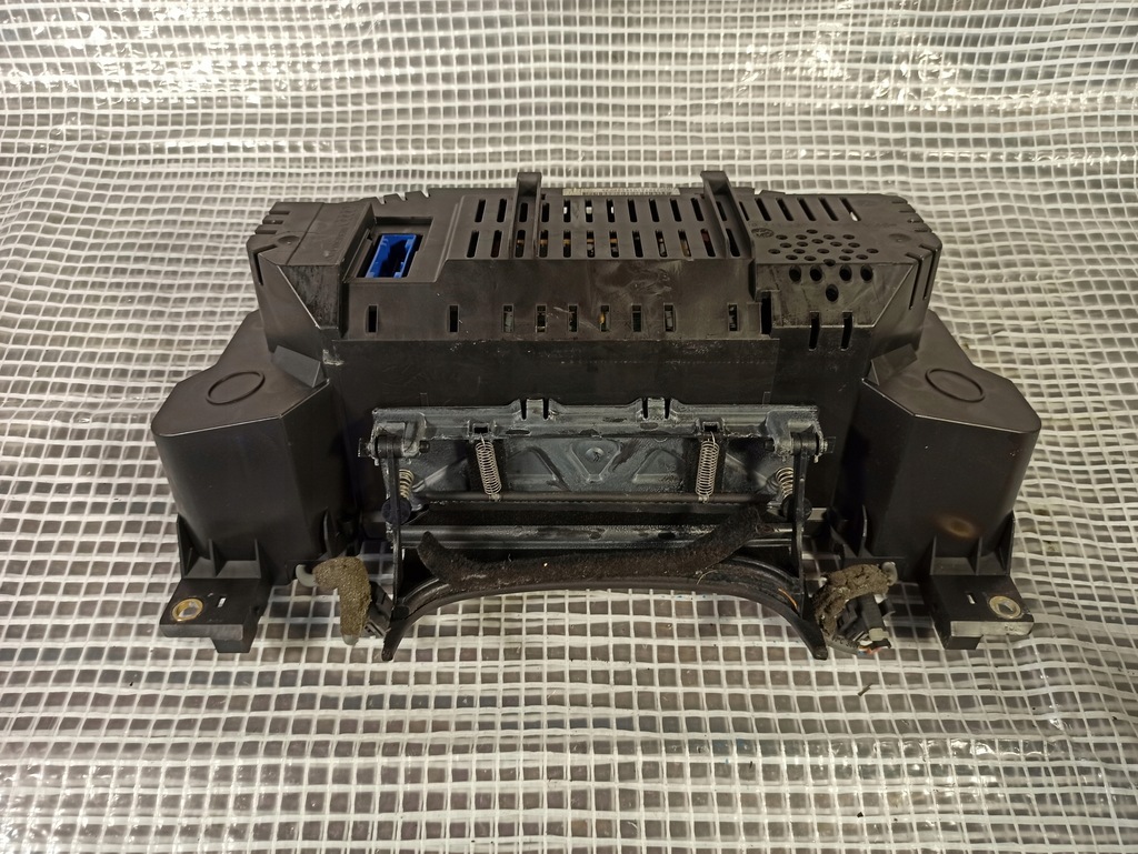 фото №7, Audi a8 d3 счетчик приборы w12 europa 4e0920900h