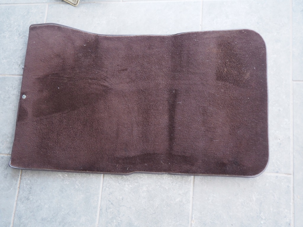 фото №1, Килимок пасажира mercedes w126 коричневий