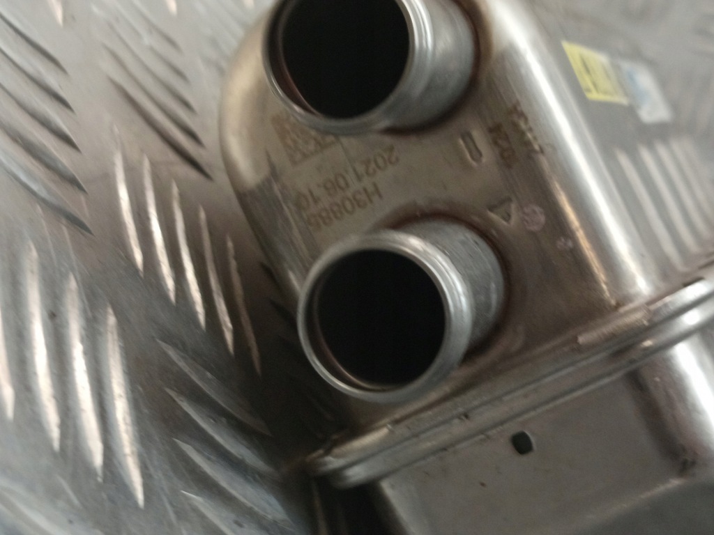 фото №10, Fiat оригинальный номер 68400740ad 500e радиатор аккумулятора аккумулятор