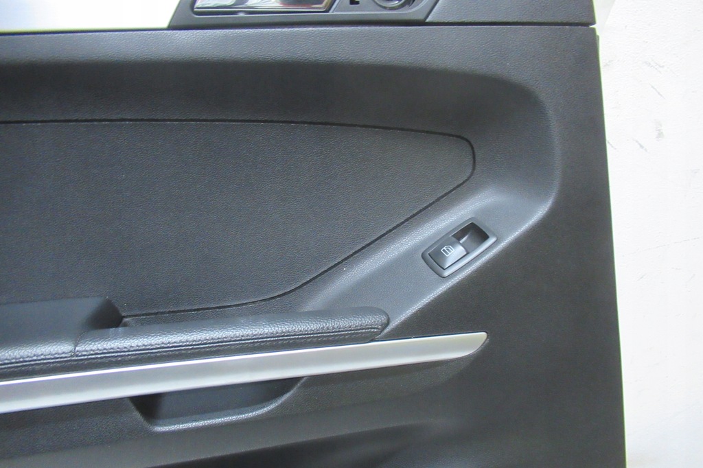 фото №4, Mercedes ml w164 обшивка дверь левый задняя