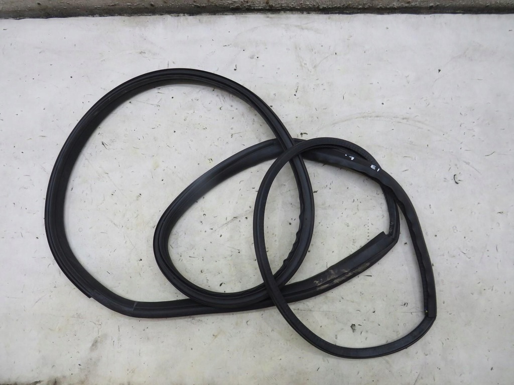 фото №1, Уплотнитель дверь левая bmw i3 rex