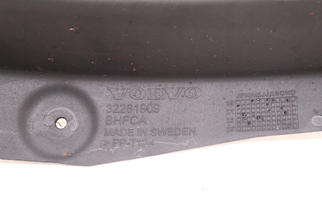 фото №5, Volvo xc60 ii молдинг крыла брызговик левый задняя 32261909