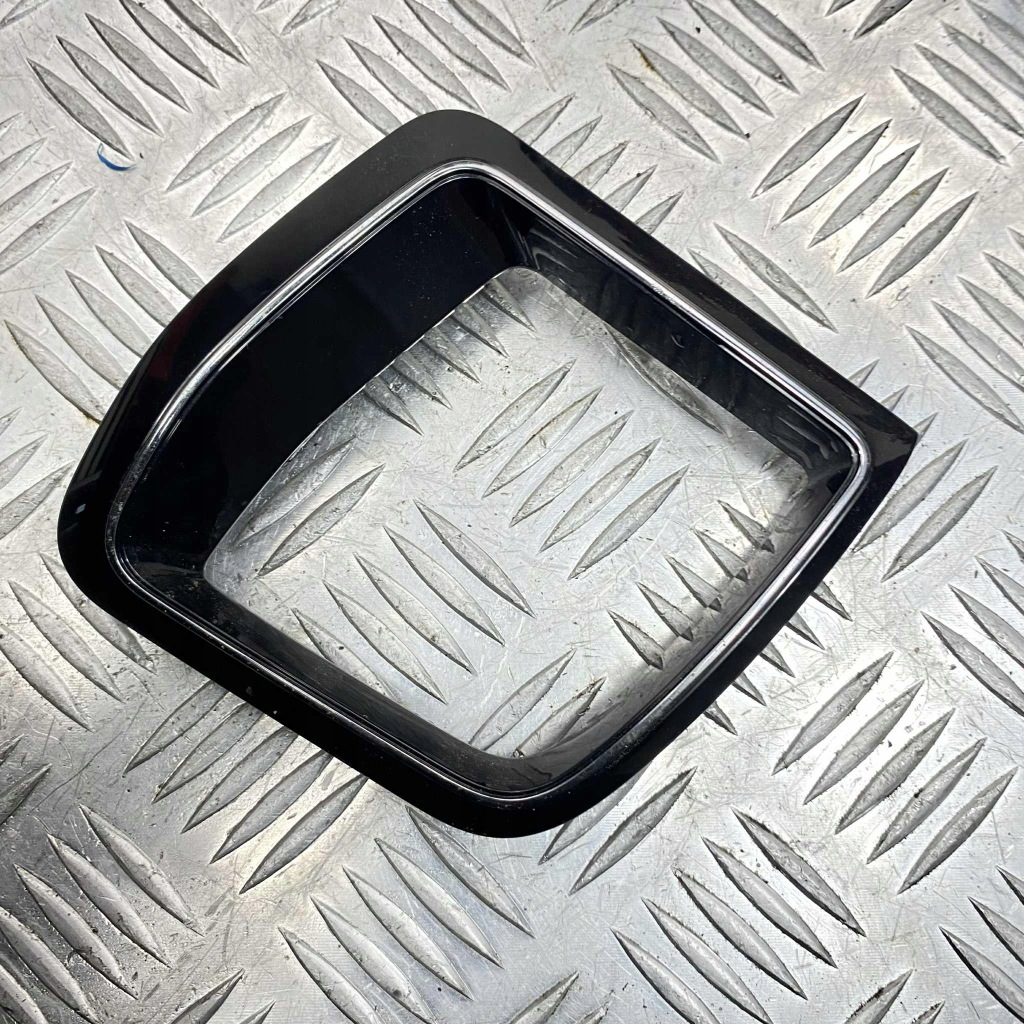 фото №1, Dekor ґрати обдув правий xc60 ii