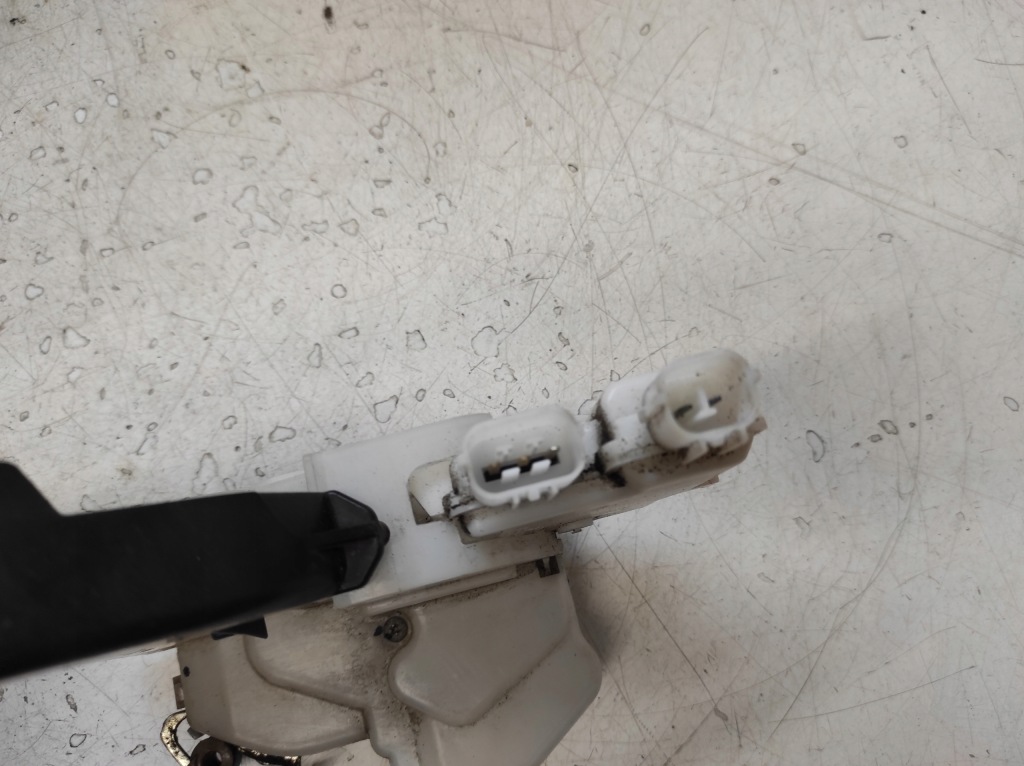 фото №4, Honda accord vii 7 02- замок правый перед 2+3 pin