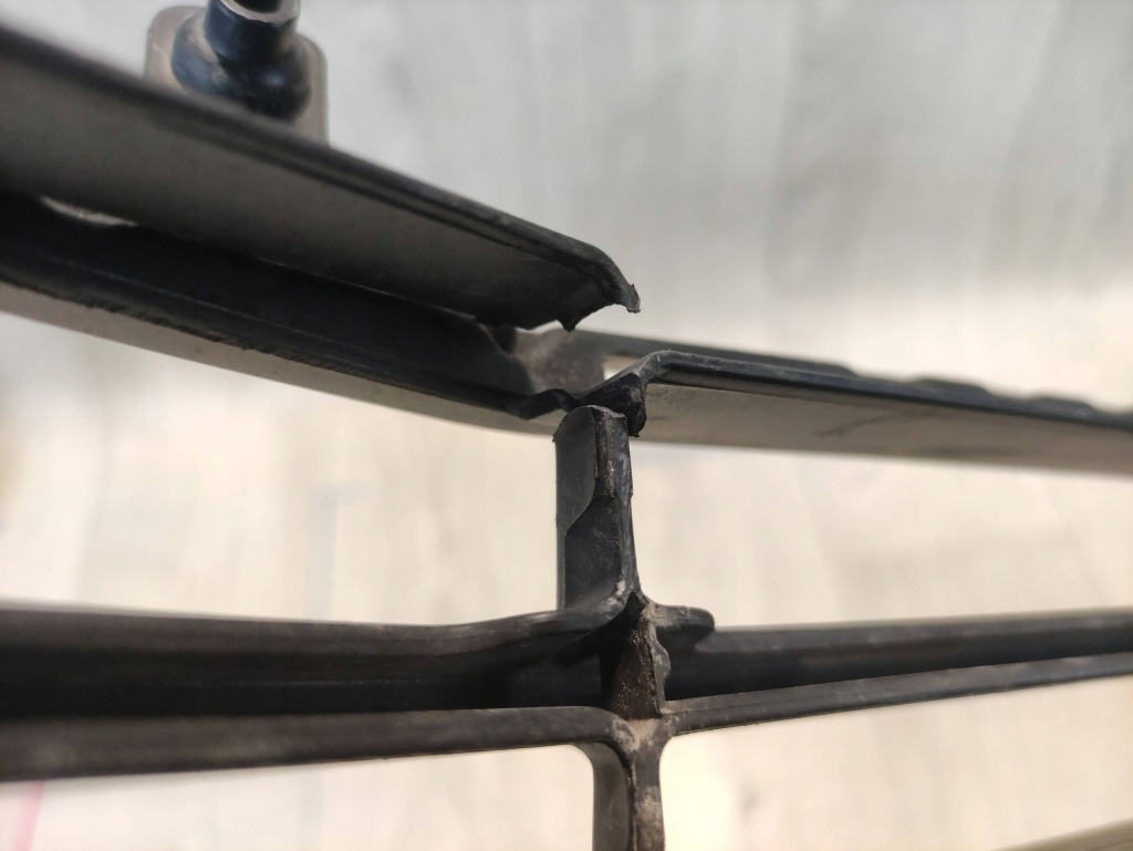 фото №11, Toyota land cruiser j150 решётка средняя бампера перед 5311260290