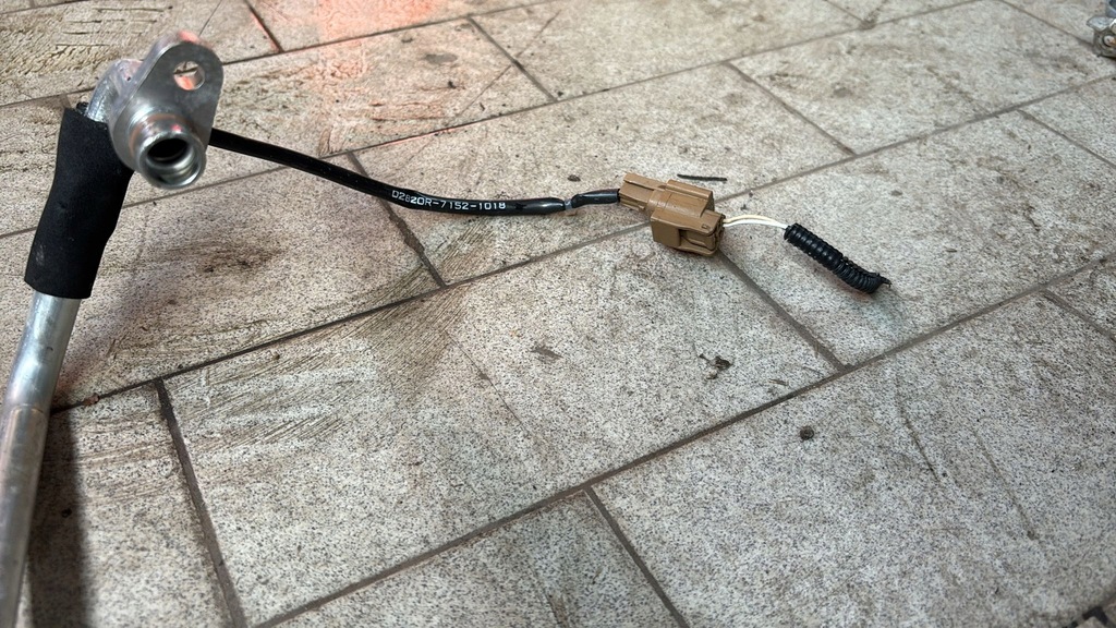 фото №3, Шланг wąż кондиціонера renault zoe lift 924402730r