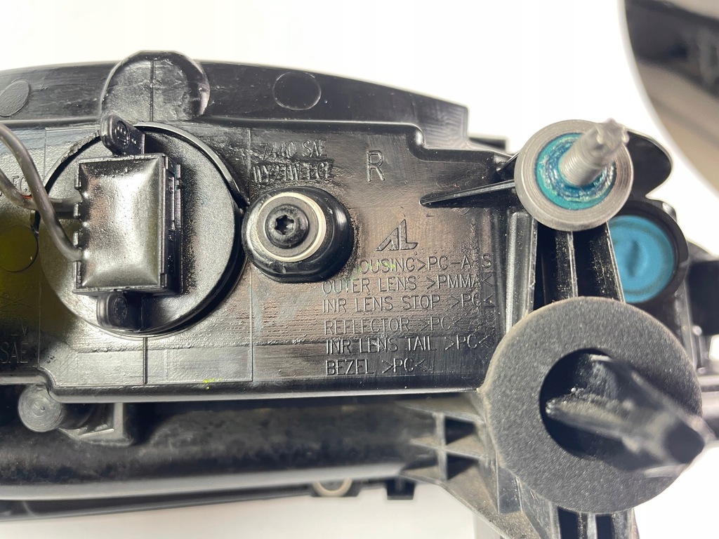 фото №8, Chevrolet camaro ss лампа права задня задня 2016-18