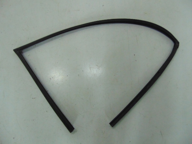 фото №1, Прокладка скло двері лівий перед hyundai i40