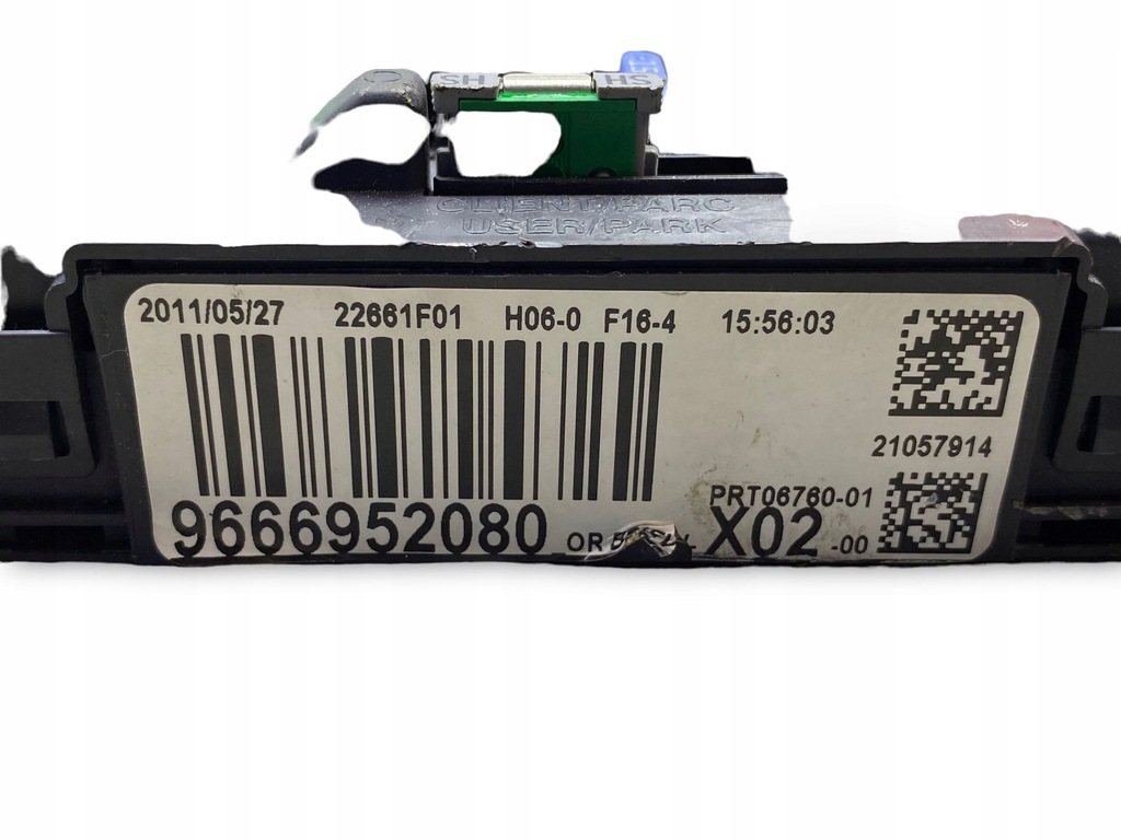 фото №6, Citroen c3 picasso 2008 рамка / модуль предохранителей