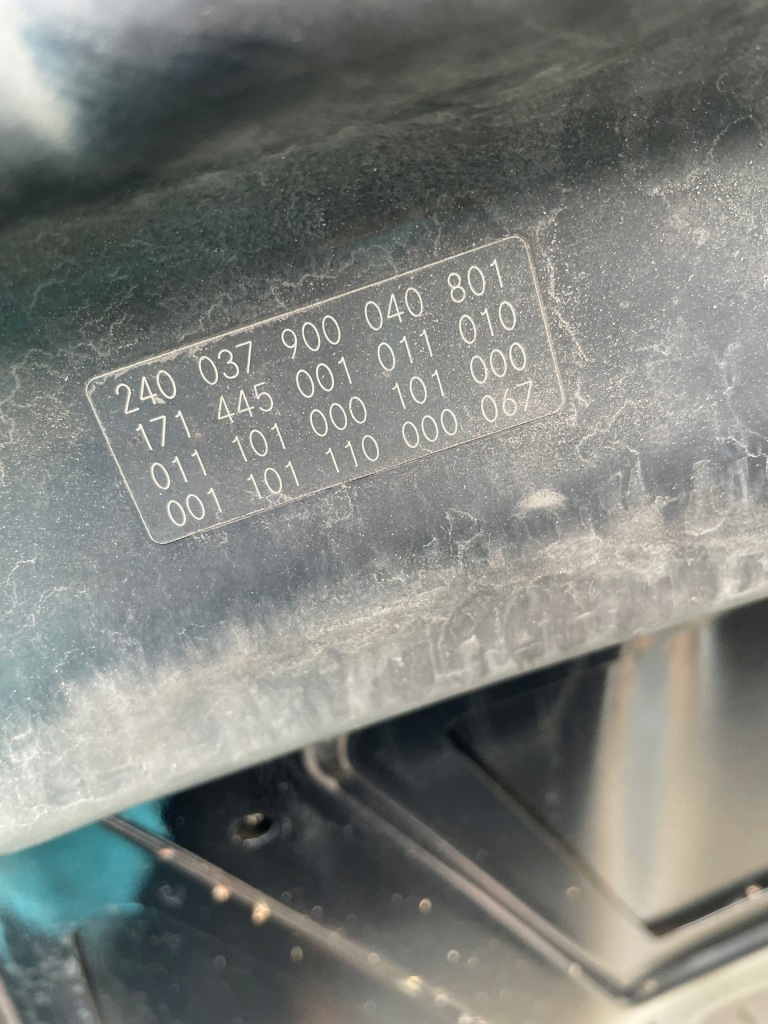 Капот кришка двигуна mercedes slk w171 в Україні