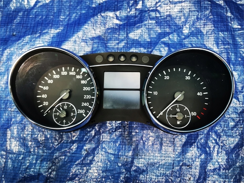 фото №1, Mercedes r-klasa w251 счетчик приборы europa