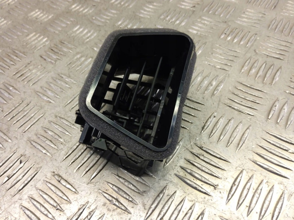 Купить Opel mokka x 2023 форсунки / решётки обдув панели приборной панели