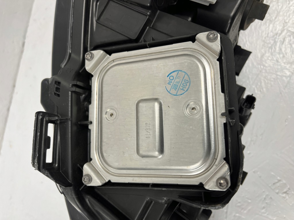 Renault koleos 2 рестайлінг  фара full led правий 260108343r блок запалювання Зі Шроту