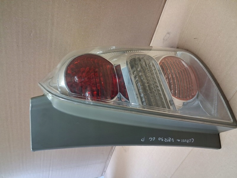 фото №10, Toyota corolla verso лампа задня права