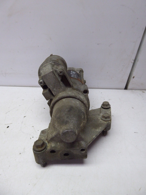 Caliber 06-11 стартер кронштейн 2.0 crd bwd Недорого