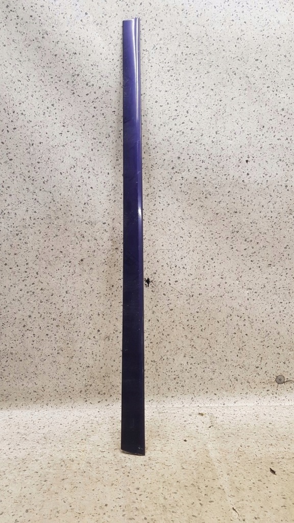 фото №1, Молдинг бічна двері перед права mercedes w208