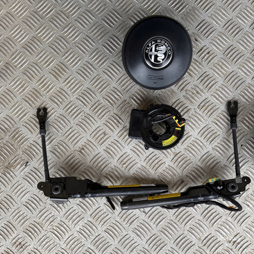 фото №3, Панель приладів комплектна подушка безпеки консоль ремені панель приладів alfa romeo stelvio 2017 rok