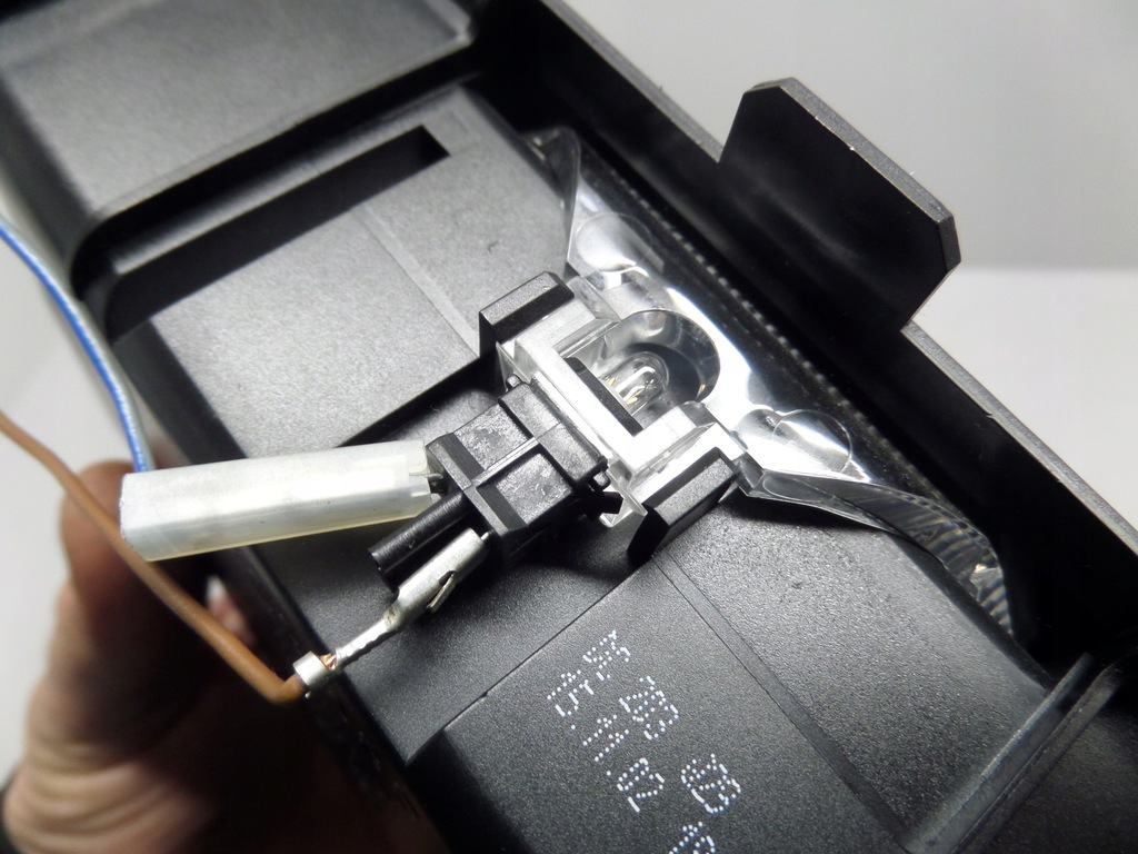 фото №8, Пепельница перед mercedes c-klasa w203 a2036800852