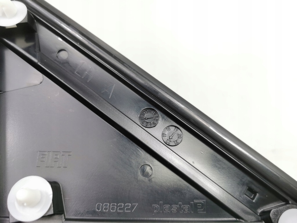 Накладка крыла l треугольник fiat 500 abarth 595 оригинальный номер 735455793 Киев