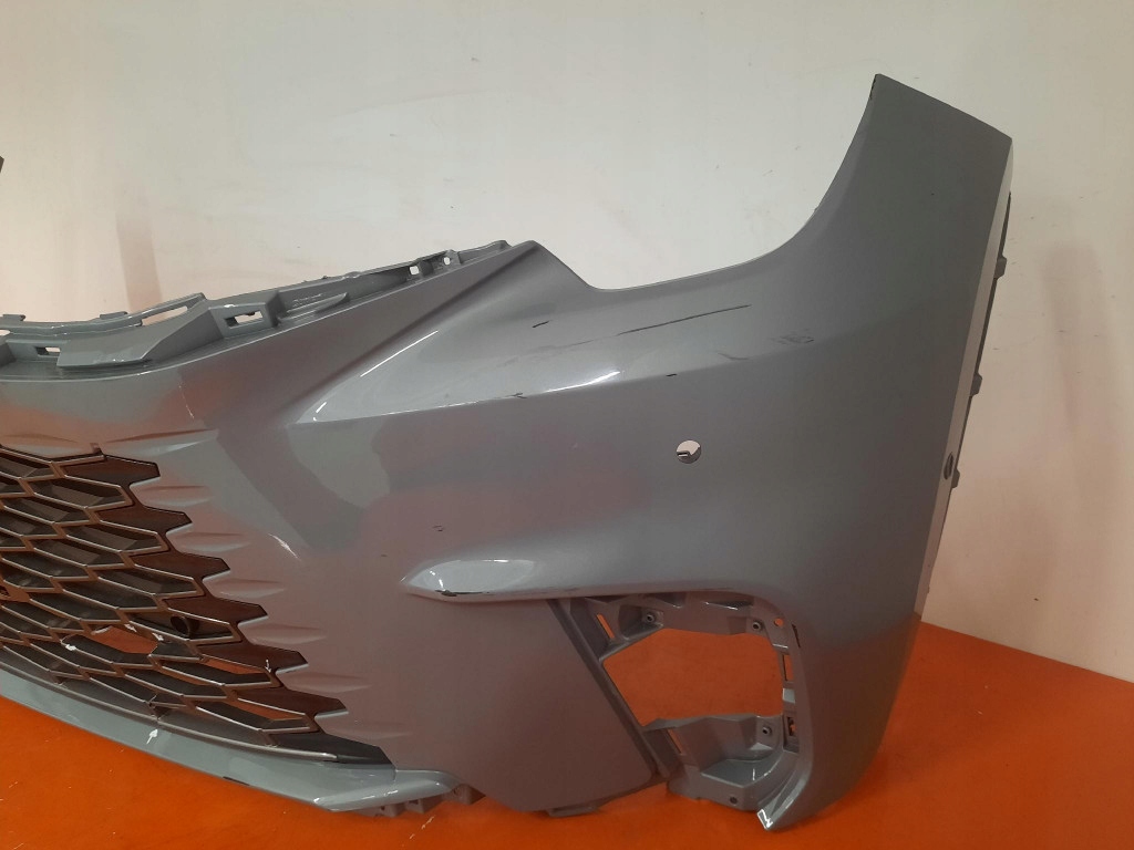 Lexus lbx 23- бампер перед передній 52119-52f10 Зі Шроту