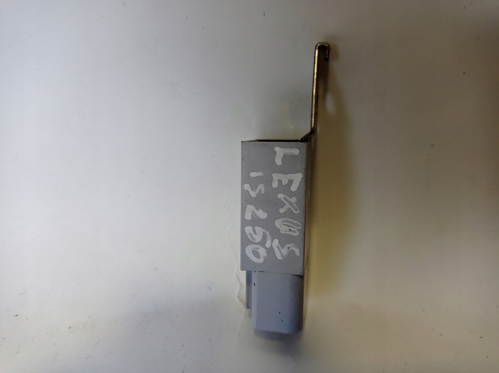 фото №3, Конденсатор радіо lexus is 250 90980-04184