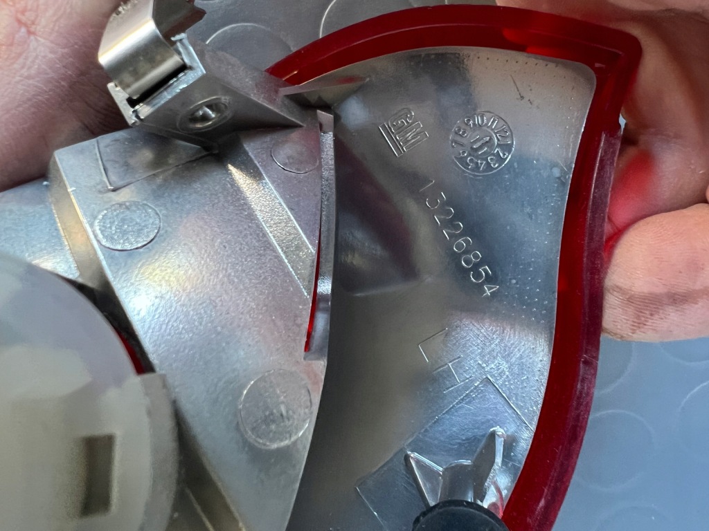 фото №4, Opel insignia лампа задняя левая багажника 13226854