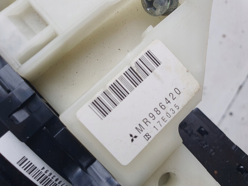 фото №11, Colt 6 vi z30 04- переключатель комбинированный mr986420