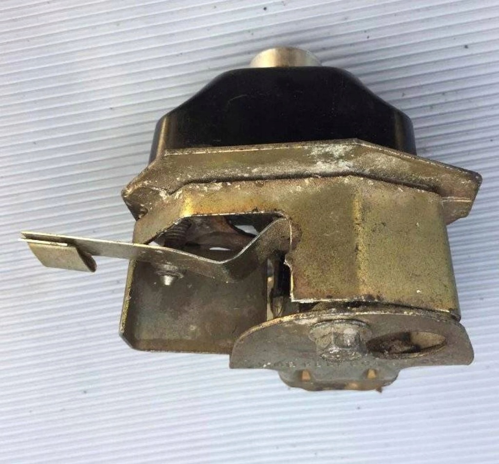 фото №7, Mercedes-benz w123 1985 замок кришки задній / багажника