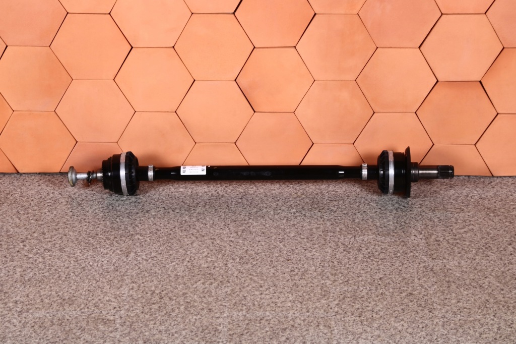 фото №1, Bmw g20 привідний вал права задня правий задня 8487124 7 km !!!