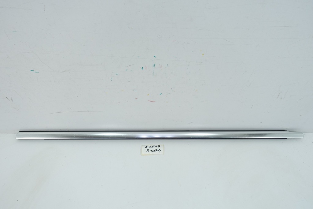 фото №1, Молдинг уплотнитель lewt задняя mercedes e w213