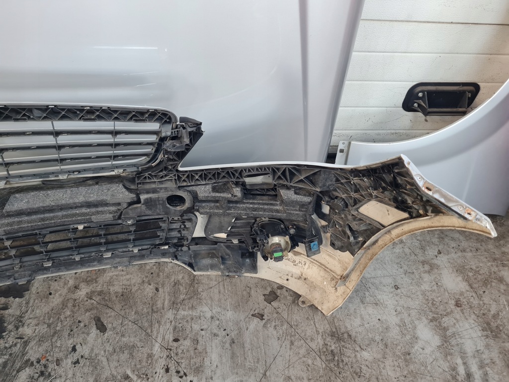 фото №14, Перед капот крылья бампер решётка радиатора комплект mercedes w204 c775