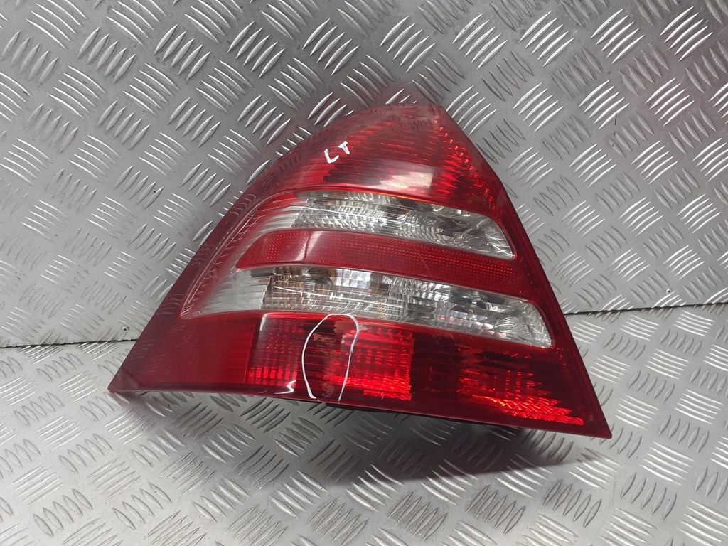 фото №1, Лампа левая задняя mercedes w203 2.2 cdi