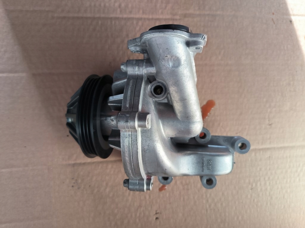 фото №1, Mercedes w206 w254 2.0 cdi насос wody a6542011000