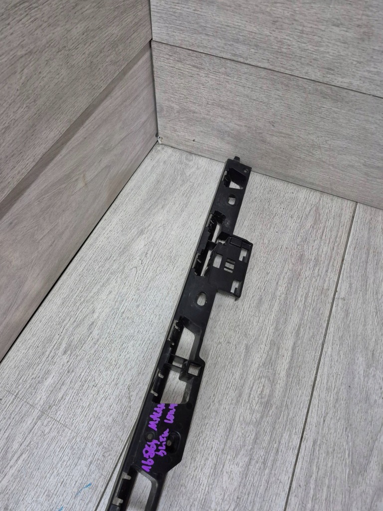 16864. macan напрямна поріг лівий 95b853537b Оригінал