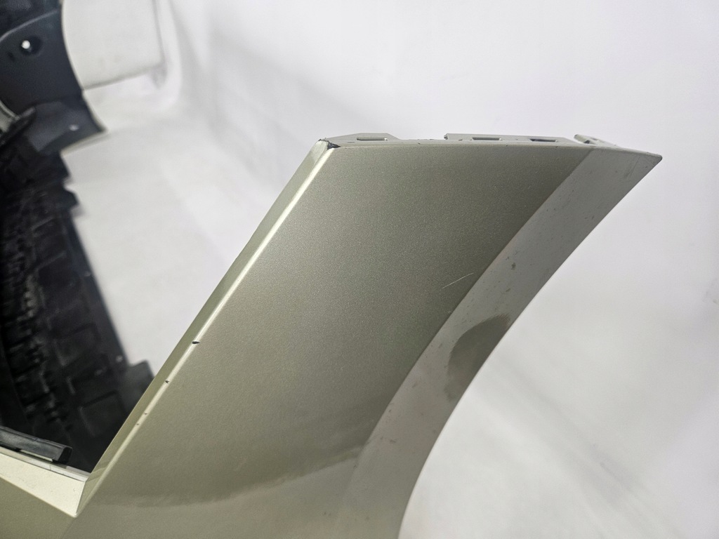 фото №13, Skoda superb iv 4 2023 - бампер перед 6 x pdc 3p0807221 лак r1b